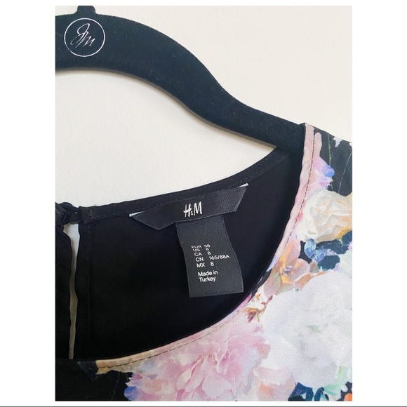 H&M Sleeveless Floral Top | Size 8 - Picture 2 of 4